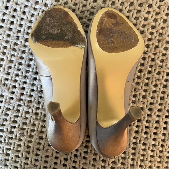 Silver Heels - Picture 6 of 6